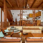 Yannis Place