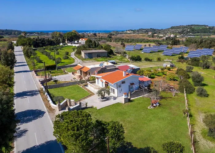 Yannis Place 페러데이션