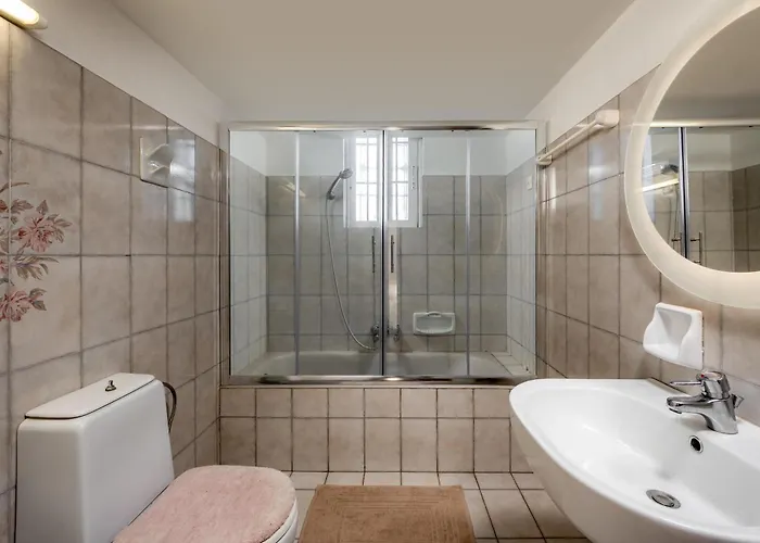 Yannis Place 빌라 페러데이션