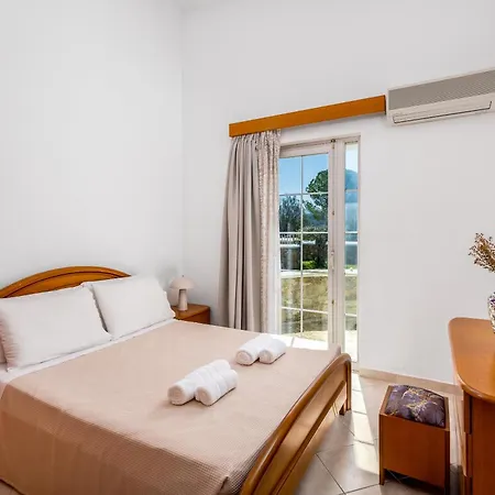 Yannis Place Villa Paradíszi