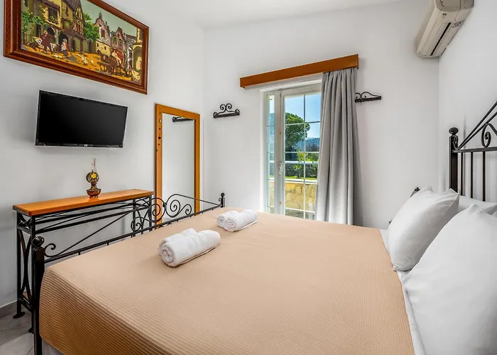 Vilă Yannis Place Paradeísion