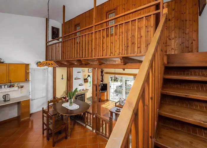 Yannis Place * Paradeísion