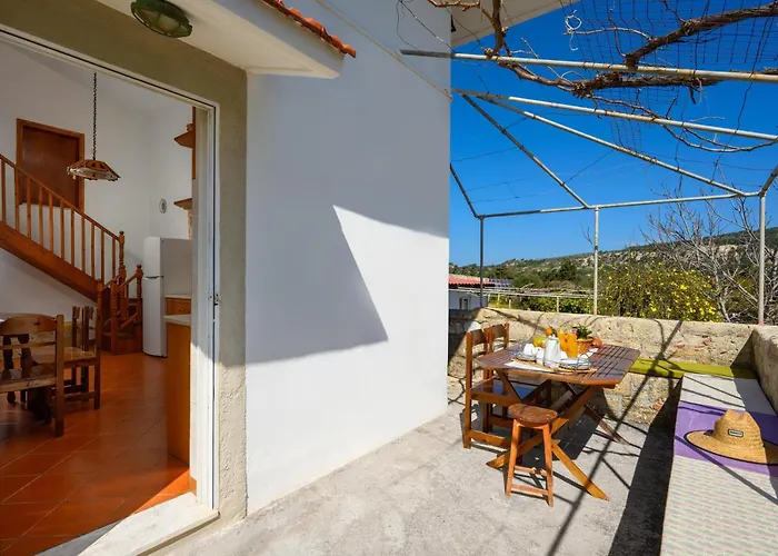 Yannis Place Villa Paradeísion