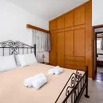 Yannis Place Villa *