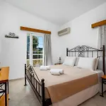 Yannis Place باراديسيون