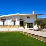 فيلة Yannis Place *