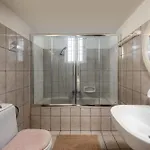 Yannis Place فيلة باراديسيون